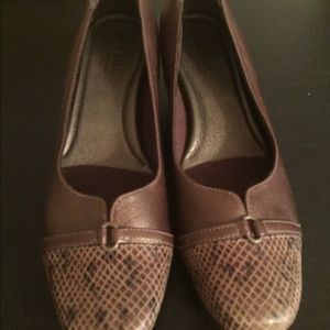 Women’s dress shoes, low heal.